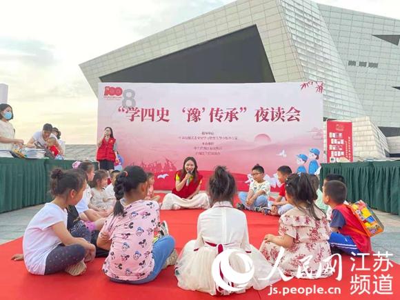 茶百道合作00后网红垫底辣孩被骂？评论区吐槽不想喝！为啥翻车？